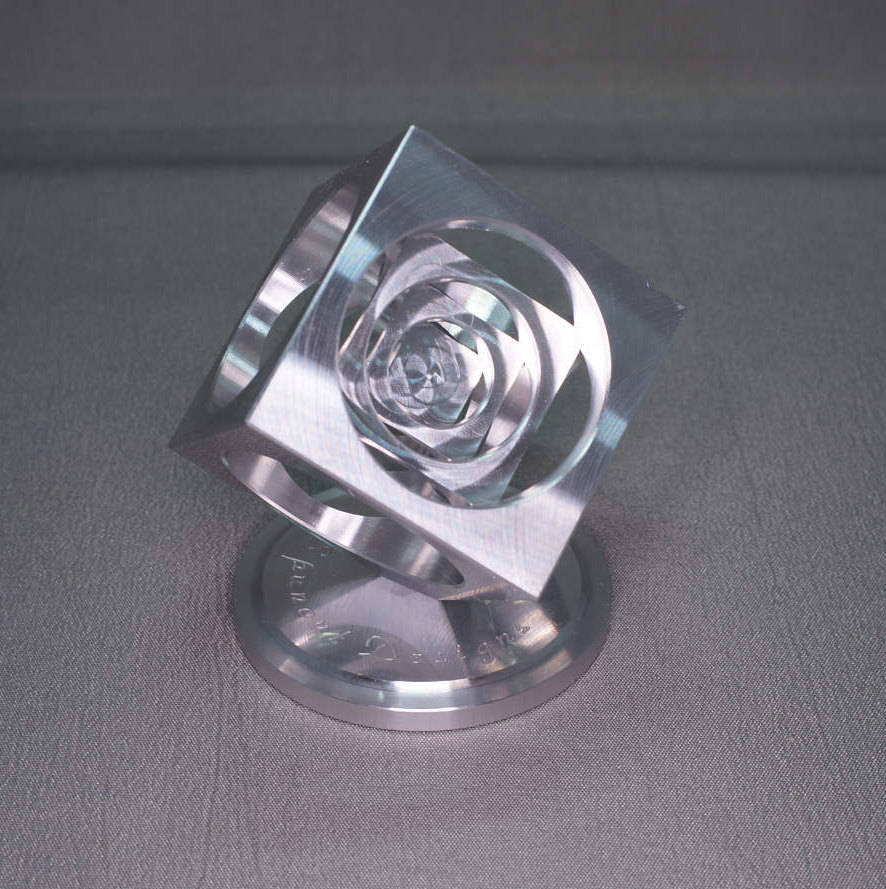 Aluminum Turner's Cube/Spinning top stand